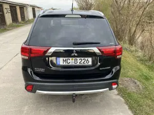 Mitsubishi Outlander 2.2 DI-D 4WD Plus Bild 3