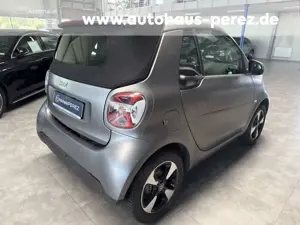 smart forTwo EQ Cabrio PASSION-WINTER-EXCLUSIVE-TEMPOMAT-AMBI Bild 4