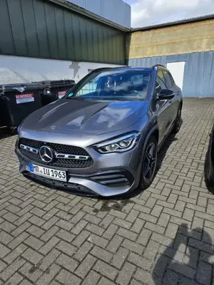 Mercedes-Benz GLA 200 7G-DCT