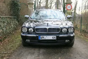 Jaguar XJ8 XJ8 4.2 LWD(lang)Executive souv/TÜV: neu 4. 2028