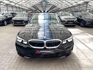 BMW 330 Bild 2
