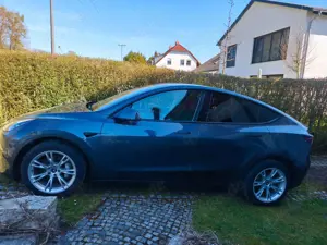 Tesla Model Y Bild 2