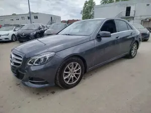 Mercedes-Benz E 220 Lim.Avandgarde+KLIMAAUTO+T.LEDER+MASS.SITZ