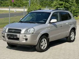 Hyundai TUCSON 2.0 GLS (2WD)/Tüv Neu / Große Inspektion Neu