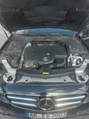 Mercedes-Benz E 220 d T 9G-TRONIC