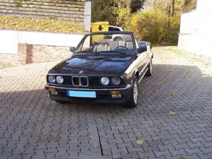 BMW 325 E30 Bild 2