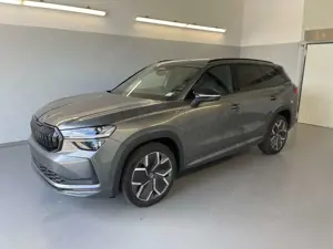 Skoda Kodiaq Sportline 193PS TDI 4x4 7Sitze+AHK+HUD+Pano+360...