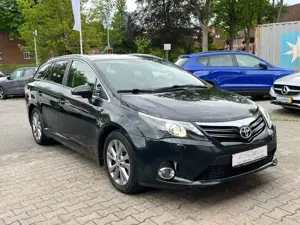 Toyota Avensis Kombi Life *AUTOMATIK*NAVI*KAMERA*XENON*