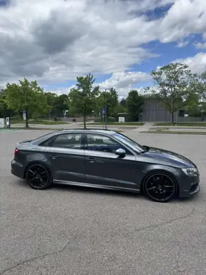 Audi S3 Limousine S tronic quattro - 8-fach bereift Bild 5