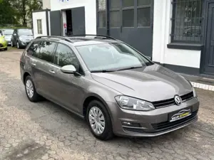 Volkswagen Golf VII 1.6 TDI Variant AHK/SHZ/PDC/PANO