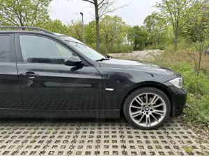 BMW 320 Bild 2