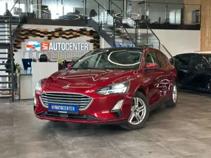 Ford Focus Lim. *Pano*Kamera*AHK*LED*