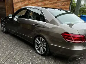 Mercedes-Benz E 500 E 500 4Matic 7G-TRONIC Elegance