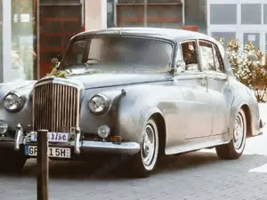 Bentley S2
