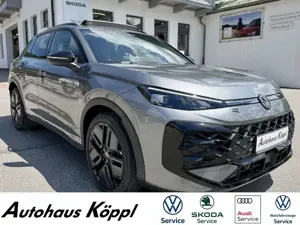 Volkswagen T-Roc 1.5 eTSI DSG R-Line Black Pano AHK 19" ACC