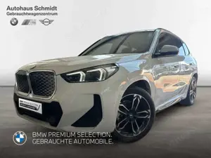 BMW iX1 eDrive20 *M Sportpaket*19"*LC Prof.*HUD*H/K*AHK*Ad