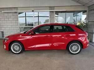 Audi A3 30 TFSI APP NAVI SHZ LED MFL DSG Bild 2