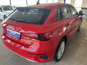 Audi A3 30 TFSI APP NAVI SHZ LED MFL DSG Bild 5