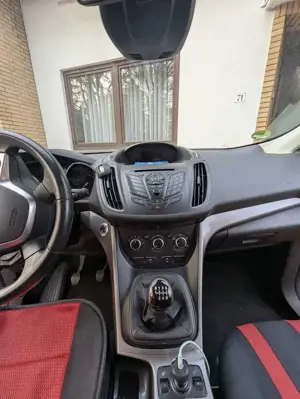 Ford Kuga 1.5 EcoBoost 120 SS 4x2 BVM6 Titanium