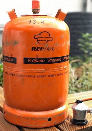 Gasflasche Spanien mit Adapter