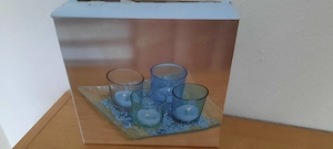 Teelichthalter Set mit Tablett aus Glas und Kunststoffperlen in OVP