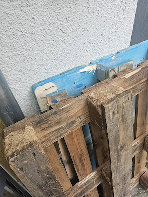 2 Paletten zu verkaufen