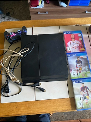 ich verkaufe eine ps4, die hat ein Terabyte die funktioniert auch. Ich nehme keine Garantie keine Rü