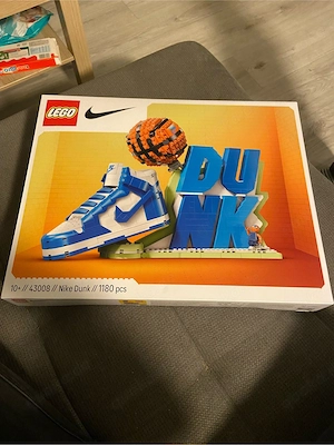 Nike Dunk Lego