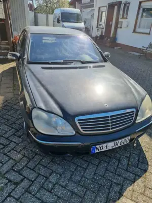 Mercedes-Benz 220 limosine