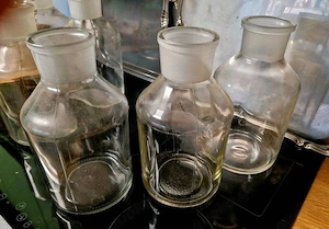 Dreii 2-Liter Laborglasflaschen   Apothekerflaschen ohne Glasstopfen