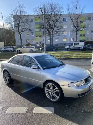 Audi A4 2.4 - Xenon - Klima - Zahnriemen NEU