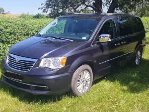 Lancia Voyager Lancia Voyager 2.8 Multijet 16V Platinum 7-Sitzer Vollausstattung DVD-Entertainmentsy