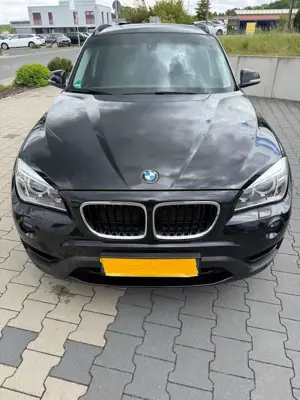 BMW X1 2.0 d s Drive Sport Line, TÜV NEU, Scheckheftgepflegt, Automatik, Panoramadach, Anhängerkupp.