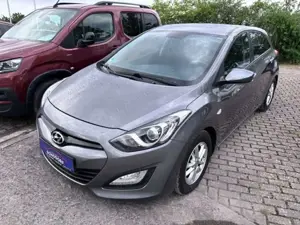 Hyundai i30 FIFA World Cup Edition, 8fach bereift,