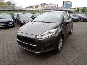 Ford Fiesta 1,25 44kW mit PDC.