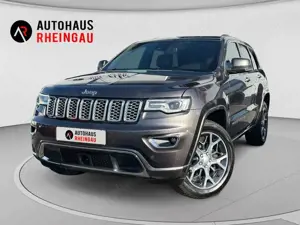 Jeep Grand Cherokee 3,0 CRD Overland PANO ACC AHK