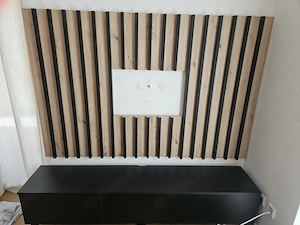 Wohnwand mit Panelen 