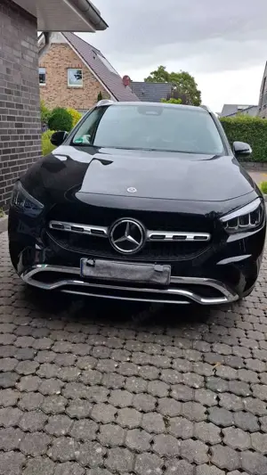Mercedes-Benz GLA 180 GLA 180 7G-DCT Progressive Advanced