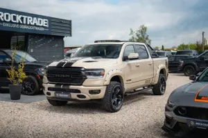 Dodge RAM 5.7 V8 HEMI 4x4 ARMY STYLE Offroad *Pano*LED