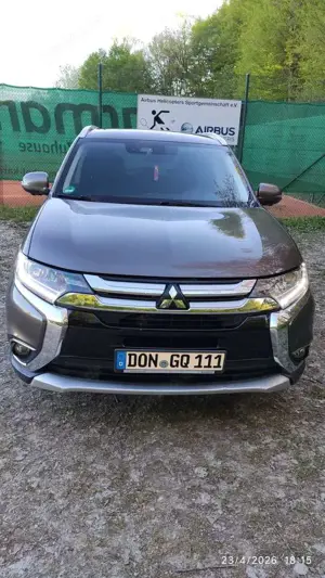 Mitsubishi Outlander Outlander 2.2 DI-D 4WD Aut. Plus Bild 2