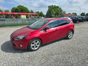 Ford Focus Lim. Champions Edition TÜV NEU