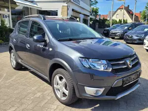 Dacia Sandero Stepway Prestige TCE 90 SS Easy-R Navi Alu PDC SH