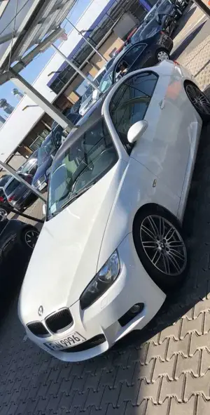 BMW 335 +++ DKG +++ M-Paket Serie +++ Navi Prof.