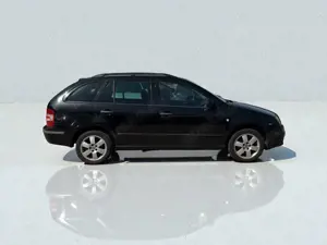 Skoda Fabia Combi 2.0 Elegance SCHIEBEDACH*KLIMA*PDC Bild 2