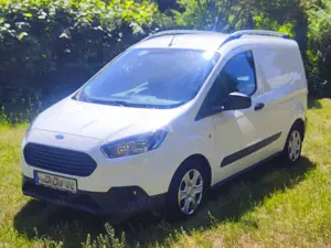 Ford Transit Courier Transit Courier Austauschmotor bei Ford 8fach bereift Scheibenheizung TOP Park