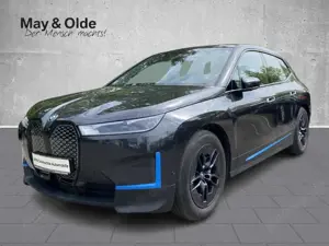 BMW iX xDrive40 HUD AHK Pano Navi Leder Sound H/K 360 Kam