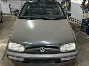 Volkswagen Golf Cabriolet Golf Cabrio 2.0 Colour Concept