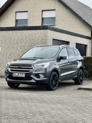 Ford Kuga 1.5 EcoBoost 2x4 Titanium