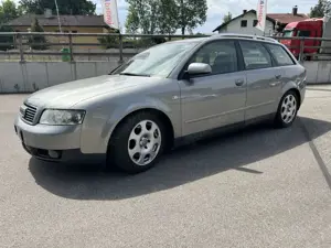 Audi A4 A4 Avant Avant 1.8 T/KlimaA/AHK/8x TÜV 04/2027