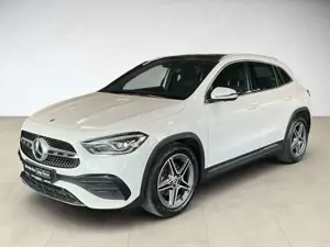 Mercedes-Benz GLA 200 AMG Panorama-Schiebedach 360 AUT Kam. LM